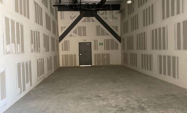 Se Renta Local Comercial en Calzada Urban Center