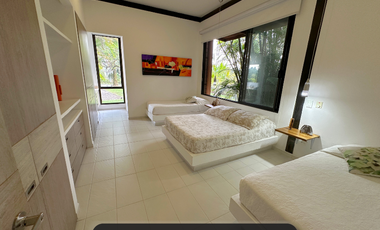 Casa de revista en el condominio casa de campo en Restrepo
