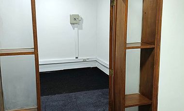 ¡Exclusiva Casa de Dos Pisos en Palermo con Amplio Espacio y Seguridad!