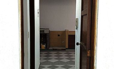 ¡Exclusiva Casa de Dos Pisos en Palermo con Amplio Espacio y Seguridad!