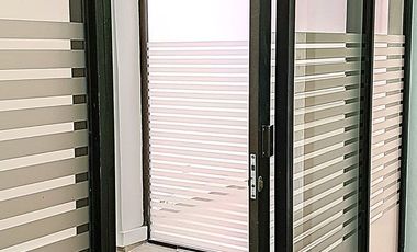 ¡Exclusiva Casa de Dos Pisos en Palermo con Amplio Espacio y Seguridad!