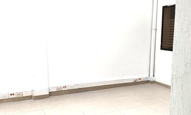 ¡Exclusiva Casa de Dos Pisos en Palermo con Amplio Espacio y Seguridad!