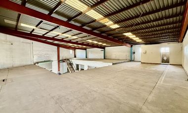 BODEGA COMERCIAL 300M2 EN EL CUCAPAH - VENTA O RENTA