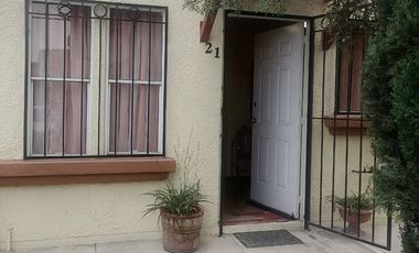 BONITO PIE DE CASA EN PRIVADA