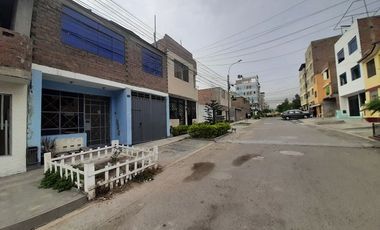 SE VENDE CASA COMO TERRENO EN ZONA URBANA DE SAN JUAN DE LURIGANCHO