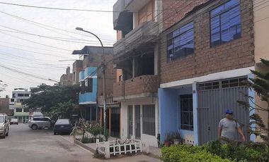 SE VENDE CASA COMO TERRENO EN ZONA URBANA DE SAN JUAN DE LURIGANCHO