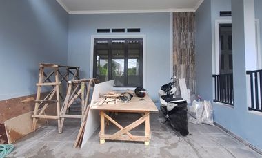 Rumah baru siap huni di komplek pondok kelapa jakarta timu r