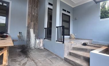 Rumah baru siap huni di komplek pondok kelapa jakarta timu r