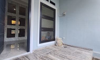 Rumah baru siap huni di komplek pondok kelapa jakarta timu r