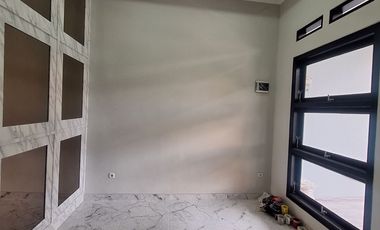 Rumah baru siap huni di komplek pondok kelapa jakarta timu r