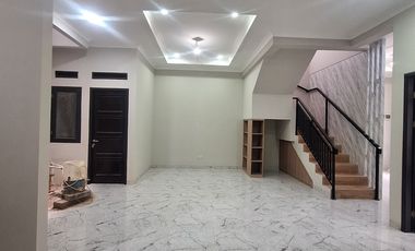 Rumah baru siap huni di komplek pondok kelapa jakarta timu r
