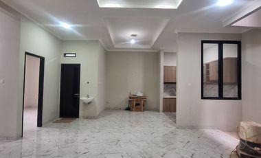 Rumah baru siap huni di komplek pondok kelapa jakarta timu r