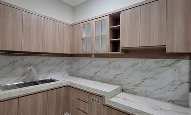 Rumah baru siap huni di komplek pondok kelapa jakarta timu r