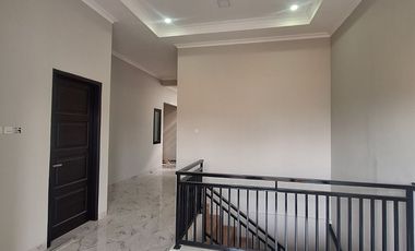 Rumah baru siap huni di komplek pondok kelapa jakarta timu r