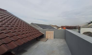 Rumah baru siap huni di komplek pondok kelapa jakarta timu r