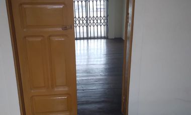Se vende casa comercial en el centro de Portoviejo
