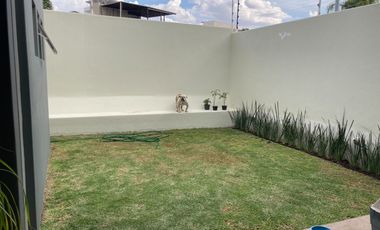 CASA EN VENTA, 4 HABITACIONES Y CUARTO DE SERVICIO, CAÑADAS DEL LAGO, CORREGIDORA, QUERETARO