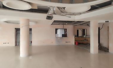 Edificio de alquiler en la Ave Juan Tanca Marengo, 1302 m2.