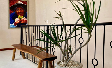 Exclusiva Villa de Lujo en La Veleta una Inversión con Alto Retorno