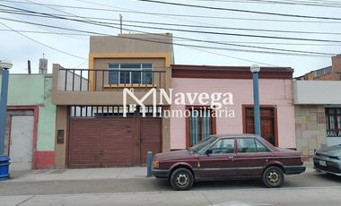 VENTA DE CASA EN CHUCUITO - FRENTE A PLAZA SANTA ROSA