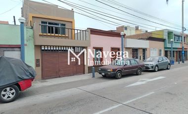 VENTA DE CASA EN CHUCUITO - FRENTE A PLAZA SANTA ROSA