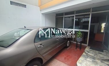 VENTA DE CASA EN CHUCUITO - FRENTE A PLAZA SANTA ROSA