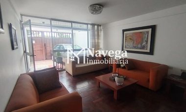 VENTA DE CASA EN CHUCUITO - FRENTE A PLAZA SANTA ROSA