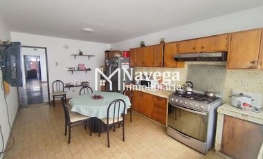 VENTA DE CASA EN CHUCUITO - FRENTE A PLAZA SANTA ROSA