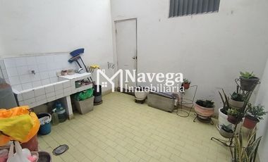 VENTA DE CASA EN CHUCUITO - FRENTE A PLAZA SANTA ROSA