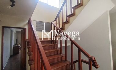 VENTA DE CASA EN CHUCUITO - FRENTE A PLAZA SANTA ROSA