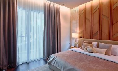 This quiet luxury pool villa in Summit Green Valley for sale