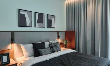 This quiet luxury pool villa in Summit Green Valley for sale