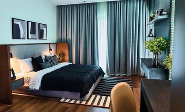 This quiet luxury pool villa in Summit Green Valley for sale