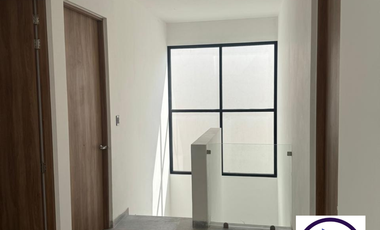 Casa en Venta, Fracc. Zibata. Privada Turquesa
