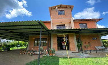 ALQUILO CASA CAMPESTRE SECTOR GURRIO COD 8510283