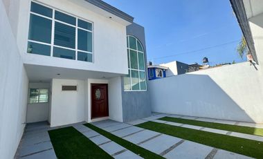 Casa en venta Prados de Santa María, a unos minutos de Centro Sur