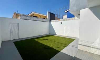 Casa en venta Prados de Santa María, a unos minutos de Centro Sur