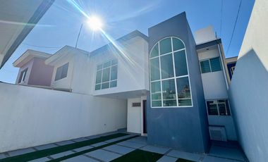 Casa en venta Prados de Santa María, a unos minutos de Centro Sur