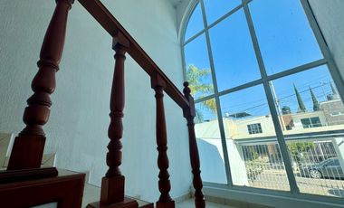 Casa en venta Prados de Santa María, a unos minutos de Centro Sur