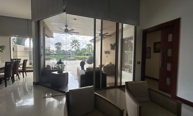 Samborondon, Se renta hermosa casa 5 dormitorios amoblada con piscina y vista a lago