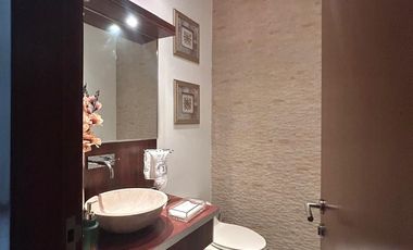 Samborondon, Se renta hermosa casa 5 dormitorios amoblada con piscina y vista a lago