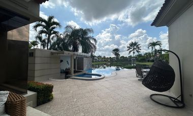 Samborondon, Se renta hermosa casa 5 dormitorios amoblada con piscina y vista a lago