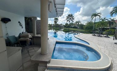 Samborondon, Se renta hermosa casa 5 dormitorios amoblada con piscina y vista a lago