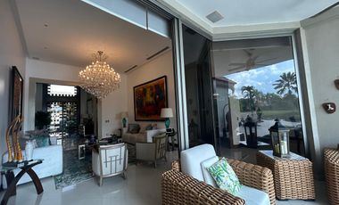 Samborondon, Se renta hermosa casa 5 dormitorios amoblada con piscina y vista a lago