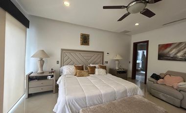 Samborondon, Se renta hermosa casa 5 dormitorios amoblada con piscina y vista a lago