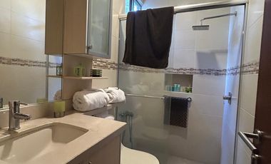 Samborondon, Se renta hermosa casa 5 dormitorios amoblada con piscina y vista a lago