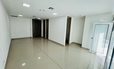 Oficina milla de oro medellin one plaza