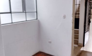 DEPARTAMENTO U/0 OFICINA EN 2DO PISO  EN ALQUILER EN BREÑA