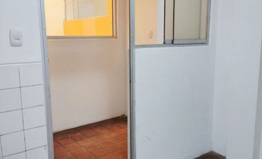 DEPARTAMENTO U/0 OFICINA EN 2DO PISO  EN ALQUILER EN BREÑA