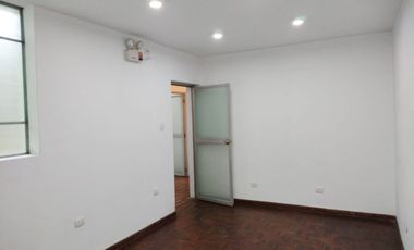 DEPARTAMENTO U/0 OFICINA EN 2DO PISO  EN ALQUILER EN BREÑA